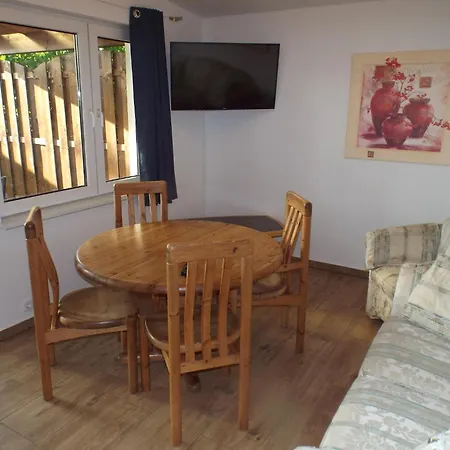 Moderner Im Mit Seezugang