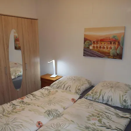 Moderner Im Mit Seezugang