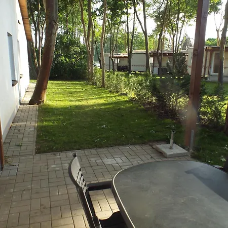 Moderner Im Mit Seezugang Dabel