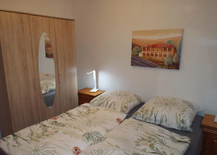 Moderner Im Mit Seezugang