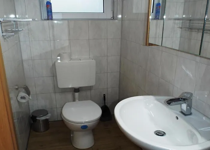 Moderner Im Mit Seezugang Dabel