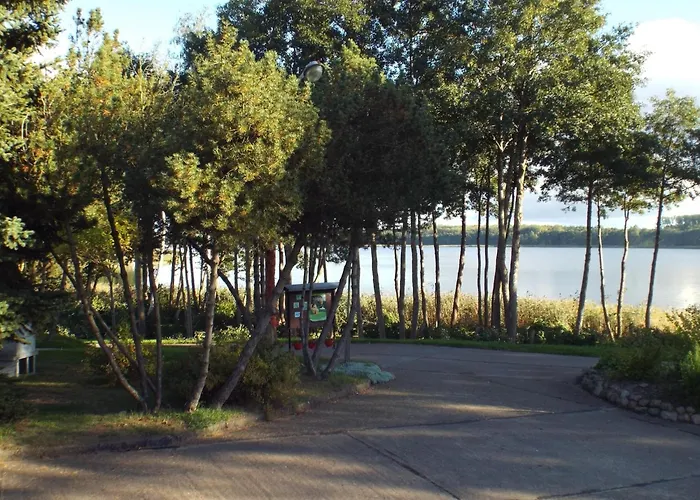 Moderner Im Mit Seezugang Dabel